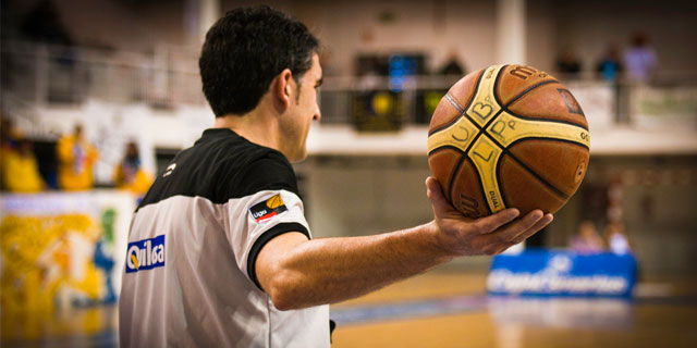 Cómo convertirse en árbitro de baloncesto | Mundosilbato
